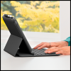 Capa com teclado Logitech Slim Folio para iPad Air 3ª geração - 7